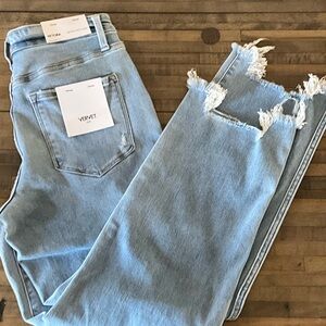 Vervet Women's Light Blue Frayed Hem Cropped Jeans